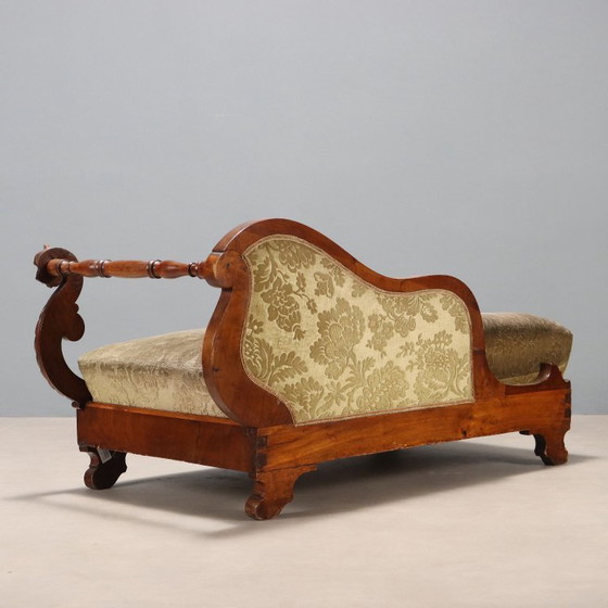 Image 1 of Diván de nogal