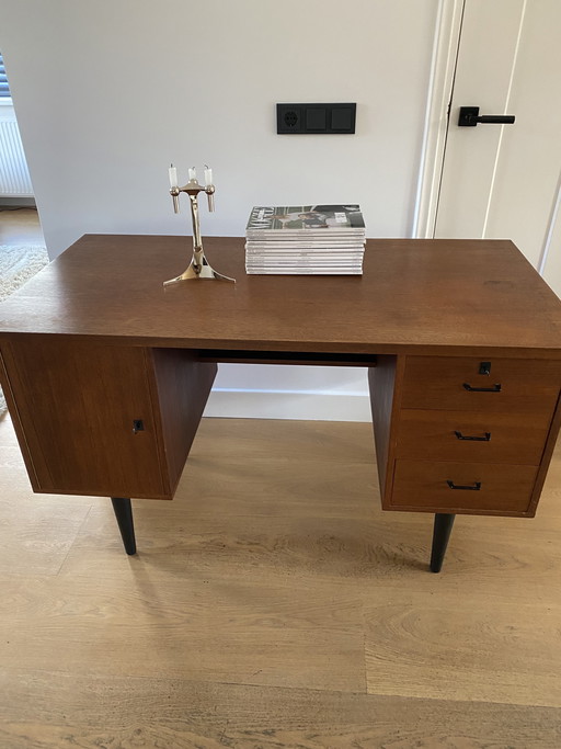 Escritorio antiguo de teca