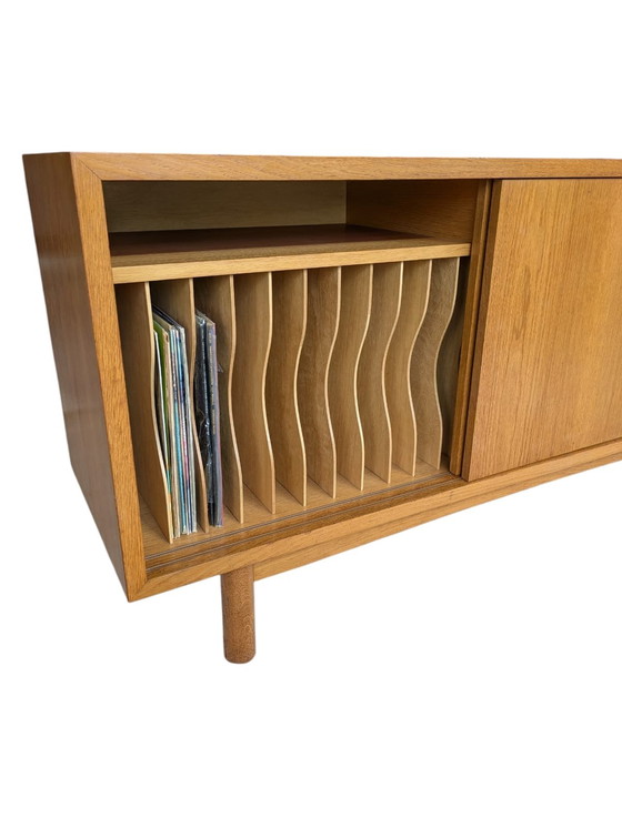Image 1 of Buffet danois vintage unique pour vinyles