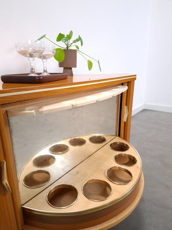 Image 1 of Mueble bar esquinero giratorio con espejo