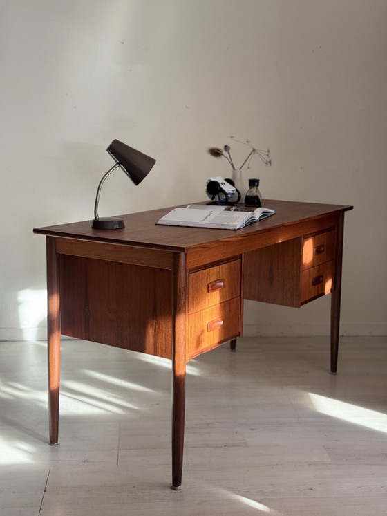 Image 1 of Scrivania danese vintage in teak degli anni '60