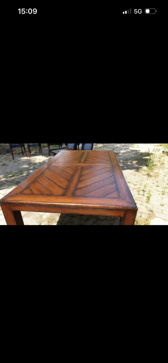 Image 1 of Klassischer ausziehbarer Esstisch aus Eiche