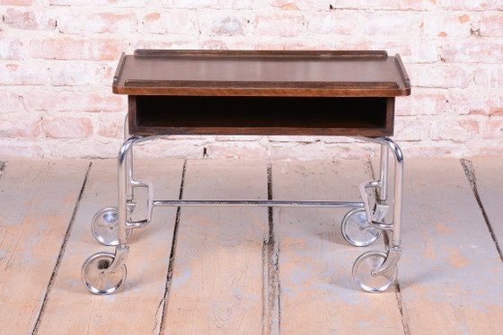 Carrito de servicio Bauhaus restaurado, de R. Slezák, roble, cromo, checo, década de 1930. – Carritos de bar (photo 6 of 9)