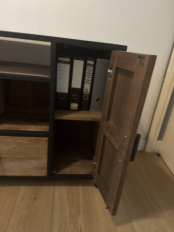 Image 1 of Houten dressoir