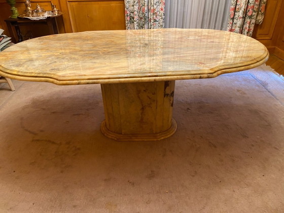 Image 1 of Table de salle à manger en marbre