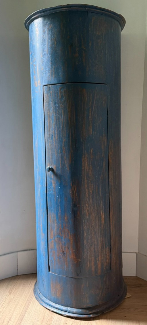 Antique Bow-Front Corner Cabinet in Original Blue Paint, 18th/19th Century – kasten, Wood