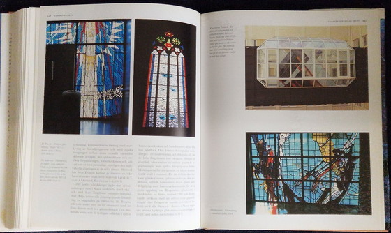 Image 1 of Svenskt Glas - Coffee table book about the history of Swedish glass 1150-1990
