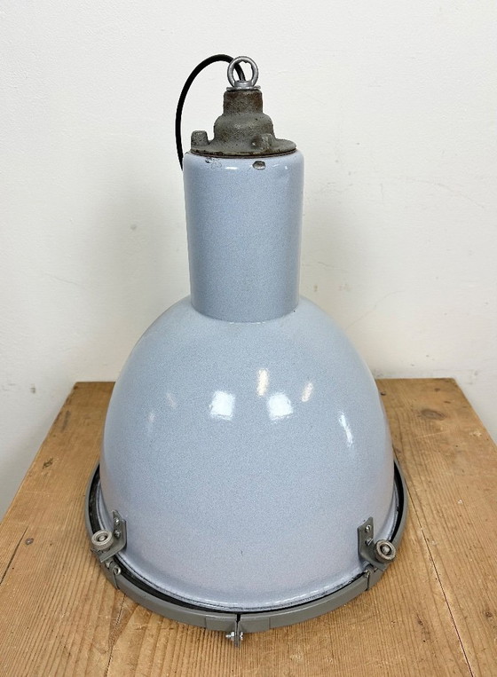 Image 1 of Lampada a sospensione industriale in smalto grigio Bauhaus con copertura in vetro, anni '50