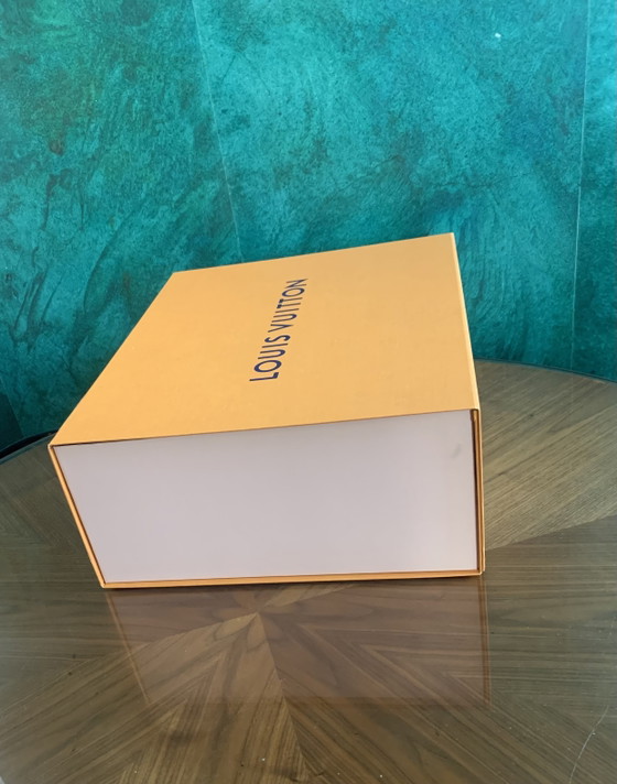 Scatola Louis Vuitton Molto Grande 51x42x19 – Oggetti decorativi, Paper, Other (photo 5 of 15)