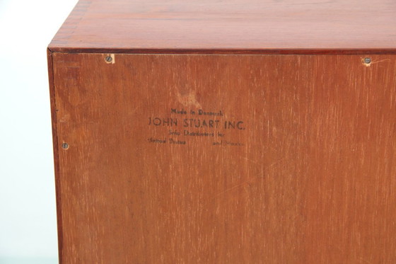 Image 1 of Piccola credenza scandinava in teak massello con ante a tenda Modello 301