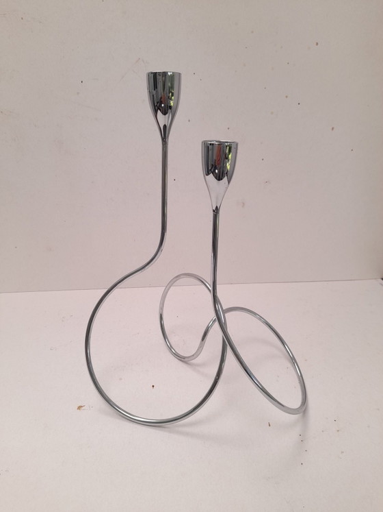 Verchromter Loop Kerzenhalter von Black+Blum – Metall (photo 5 of 5)