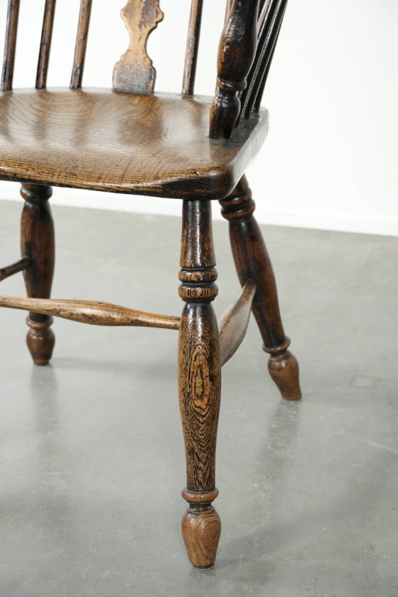Image 1 of Elegante silla Windsor inglesa antigua de respaldo alto de principios del siglo XIX.