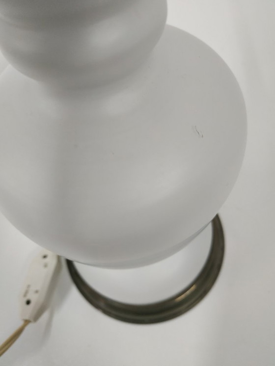 Image 1 of Lampe à huile ancienne vintage en verre opale (convertie).