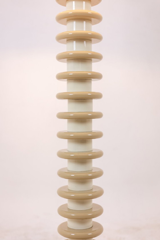 Image 1 of Ettore Sottsass. Floor lamp in white and beige lacquered wood. 1980s-90s