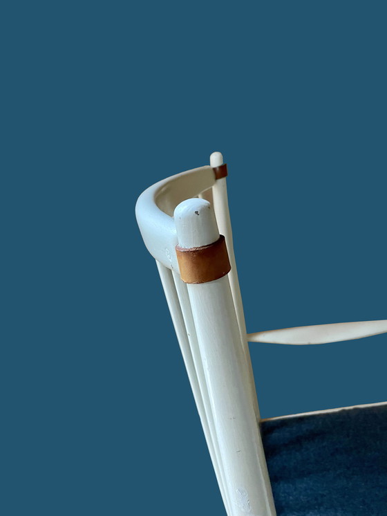 Image 1 of Sedia a dondolo scandinava: bianca con lana grigia