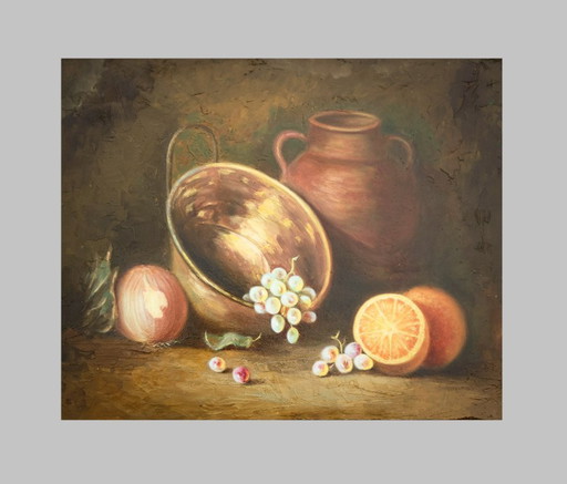 Bodegón al óleo con frutas. Óleo con frutas y objetos de cobre y barro. Cuadro al óleo con frutas.