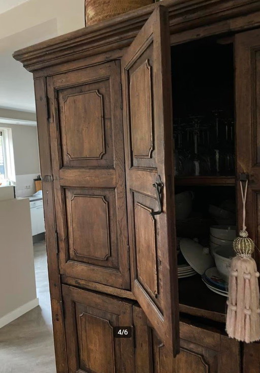 Armoire française ancienne spéciale