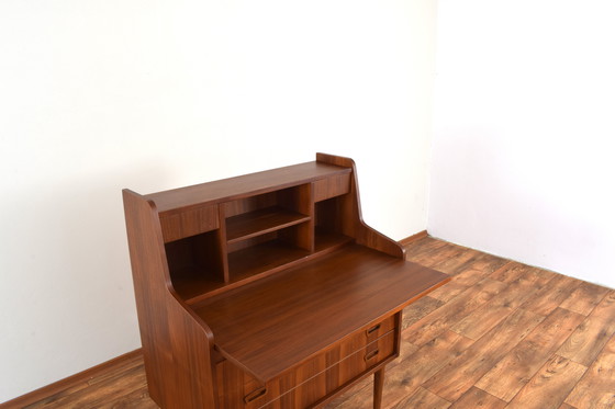 Image 1 of Mid Century Deense notenhouten secretaire, 1960S.