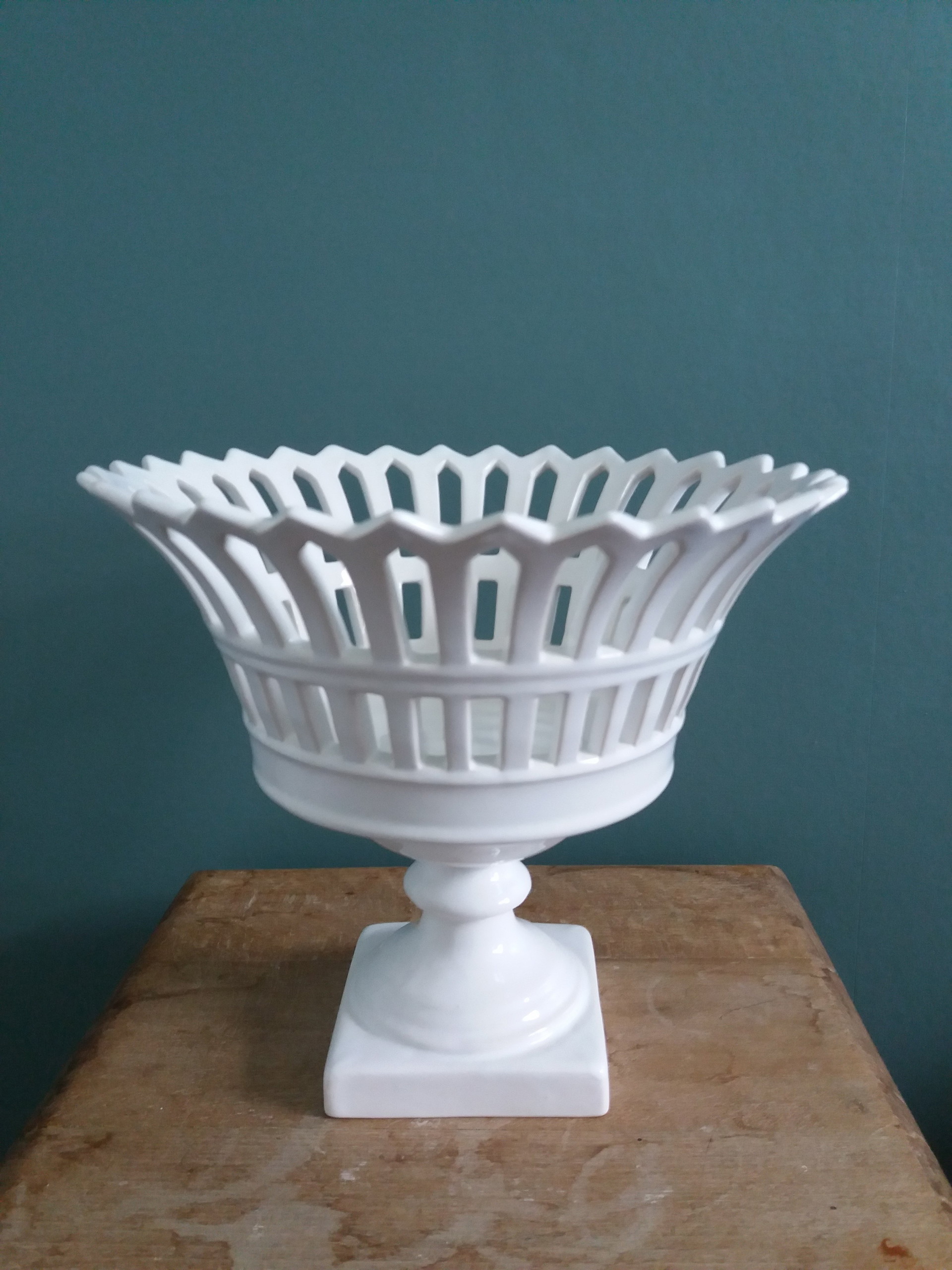 Coupe À Fruits Ajourée Malicorne Bourg-Joly Signed Moreau