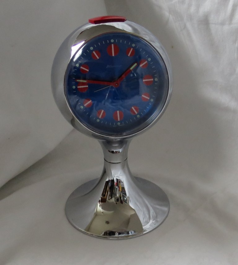 Blessing Wecker Space Age chrom blau rot | €119 | Whoppah