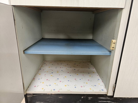 Image 1 of Formica keukenbuffet met marmereffect uit 1970