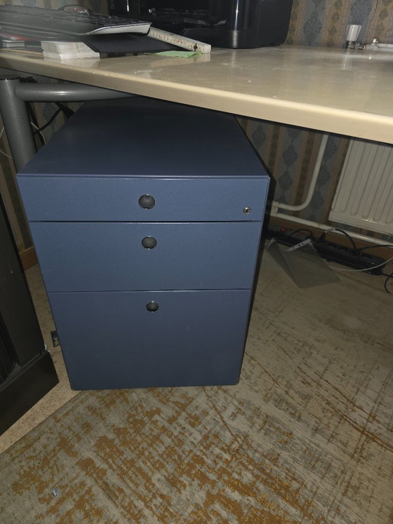 Image 1 of Design bureau met lade