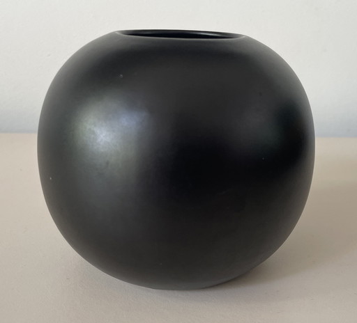 Zenith - Art Deco Black Plating Ball Vase Design Willem Stuurman