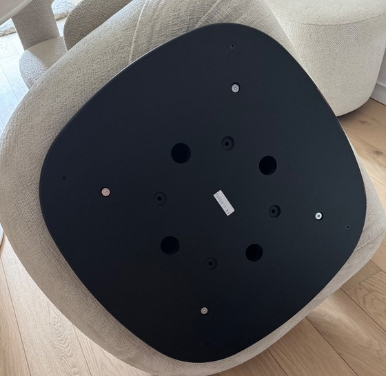 Gubi Pacha Fauteuil in Luxe Chenille Stof – Textile (photo 8 of 8)