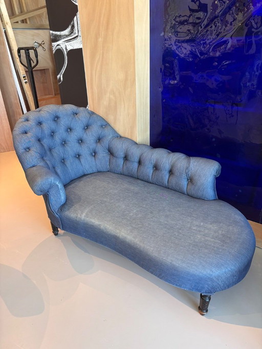 Lounge Bank