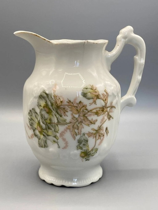Antique Embossed Porcelain Milk Jug, Art Nouveau Floral Decor, Circa 1900 – decoratieve objecten