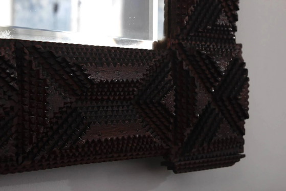 Antique Tramp Art wall mirror brutalism chip carving 1900 – Wood, Brutalist (photo 11 of 17)