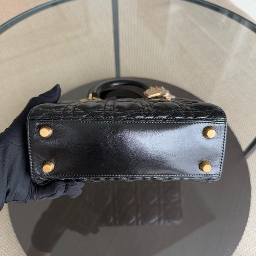 DIOR LADY SMALL - CANNAGE GEGLAZUURD KALFSLEER ZWART MET GOUDEN BESLAG