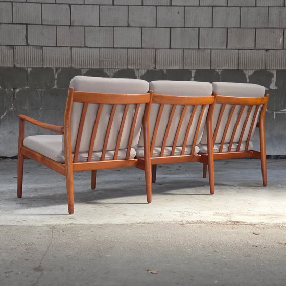 Svend Aage Eriksen Glostrup GM-5, vintage Danish sofa 60s – 3-5 seaters, Wood (photo 2 of 21)