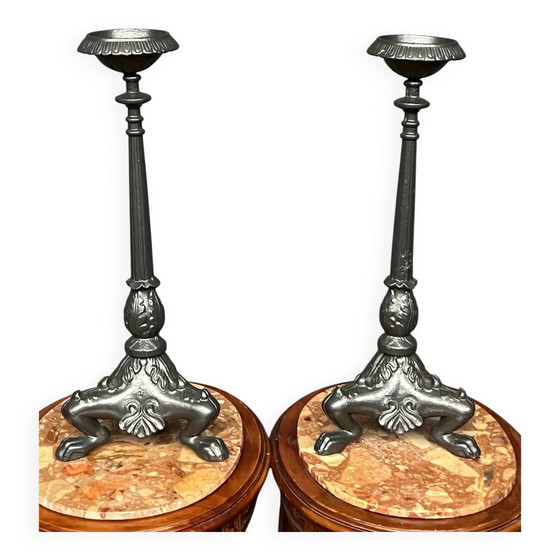 Paire de chandeliers massifs en fonte de style Renaissance. – Bougeoirs et chandeliers, Cast Iron (photo 7 of 7)