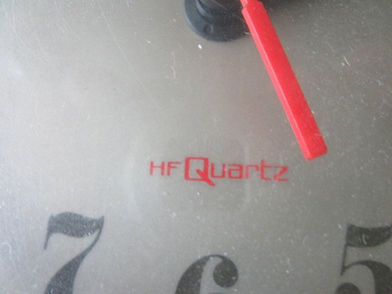 Image 1 of Vintage bruine ronde Philips HR5476 Quartz wandklok uit de jaren 70. 