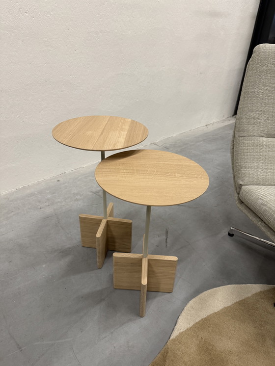 Image 1 of 2 tavolini Beek Cross in legno massello di rovere