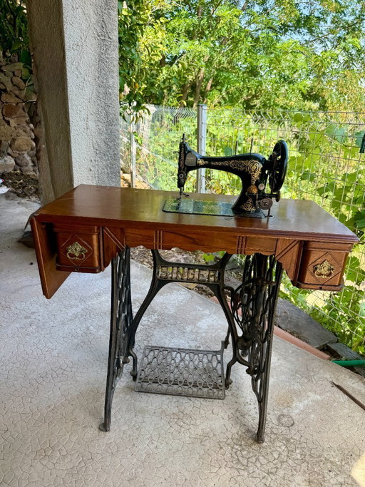 Vintage Singer Nähmaschine mit Zubehör