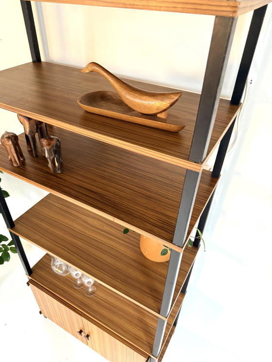 Image 1 of Mobiletto da parete vintage indipendente, anni '60