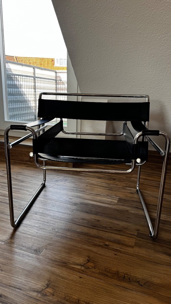 Image 1 of 2 originele Knoll Wassily-stoelen | Marcel Breuer, jaren 80