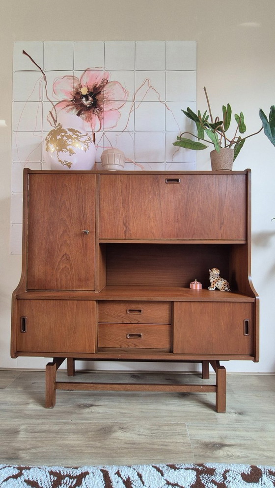 Image 1 of Armario alto antiguo