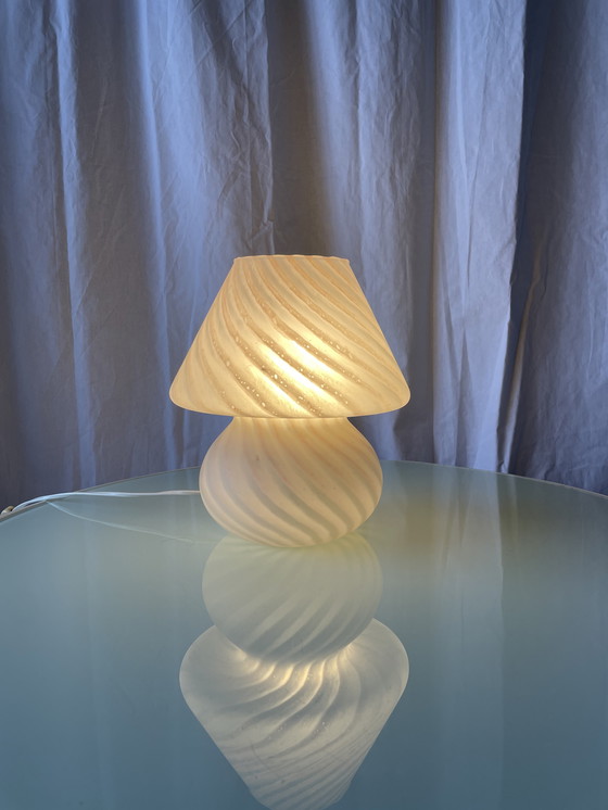 Image 1 of Lampe champignon Murano swirl 1970