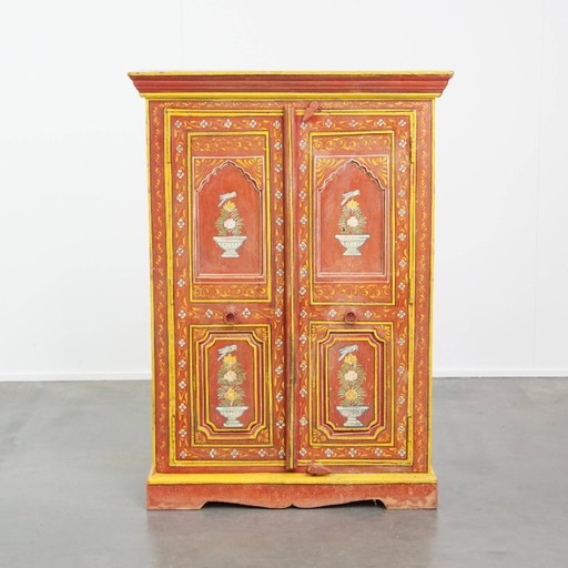 Armoire antique peinte d'art populaire
