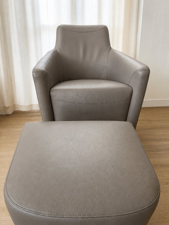 Leolux Ledersessel mit Original-Hocker – Senso Mist – Leather (photo 3 of 5)