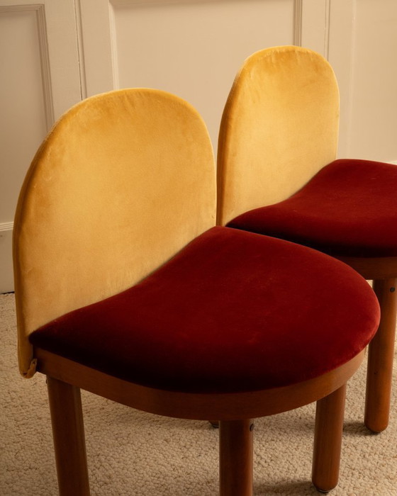 Image 1 of 2 chaises velours & bois