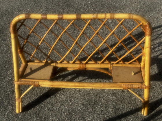 Twee vintage eenpersoonsbedden van rotan, jaren 70. – Fabrication artisanale années 70, Rattan (photo 5 of 15)