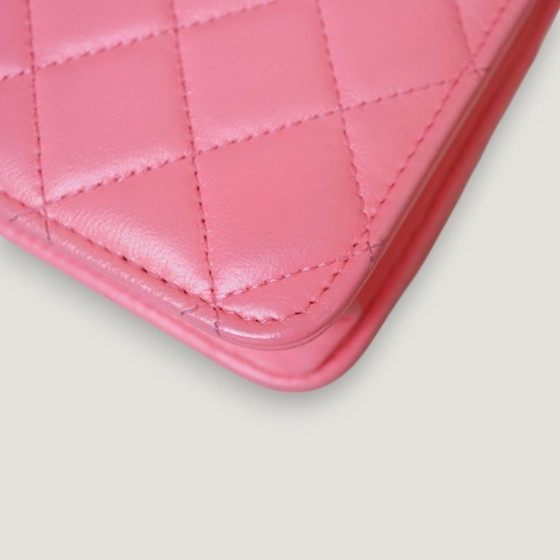 Image 1 of CHANEL GELDBÖRSE AN DER KETTE – TREND