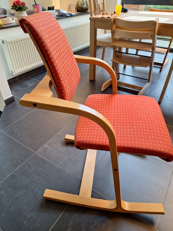 Chaise emblématique Stokke Actulum Balans en orange rétro – Peter Opsvik – Chaises de bureau, Textile, Bois (photo 3 of 8)