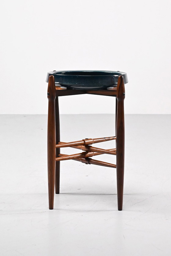 Image 1 of Table d'appoint Arne Basse très exclusive