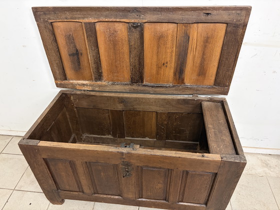 Image 1 of 18th-century Dutch blanket chest with key and antique lock