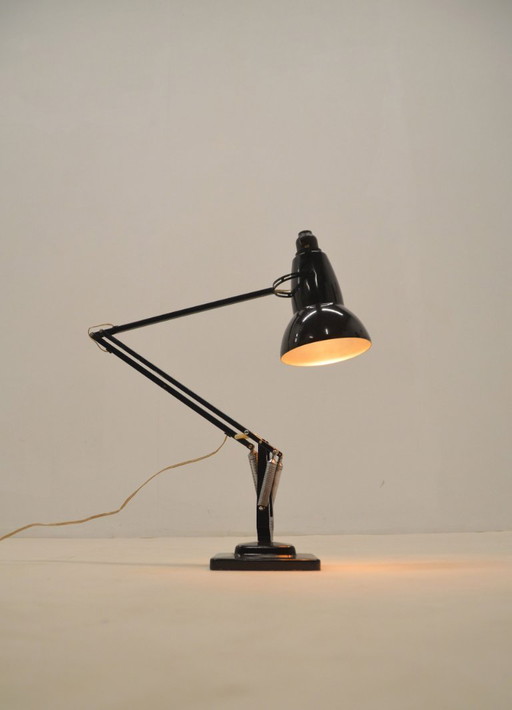 Anglepoise 1227 table lamp designed by George Carwardine